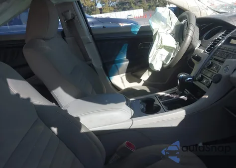 2010 Ford Taurus Se z USA, uszkodzony, nr VIN 1FAHP2DW5AG147471